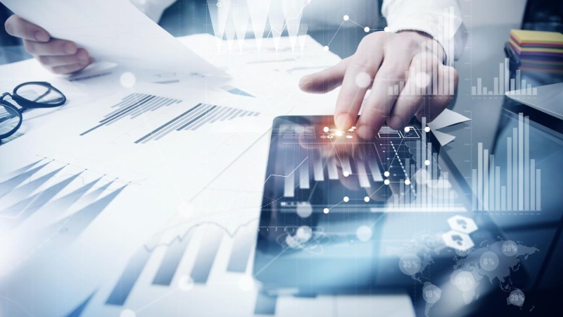 Data analytics and artificial intelligence applications